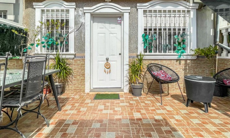 Sale - Bungalow - Torrevieja - La Siesta - El Salado -  Torreta
