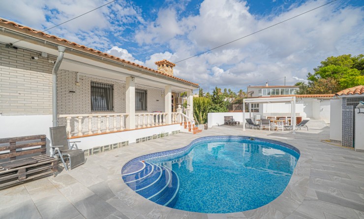 Sale - Villa - La Nucía - Panorama
