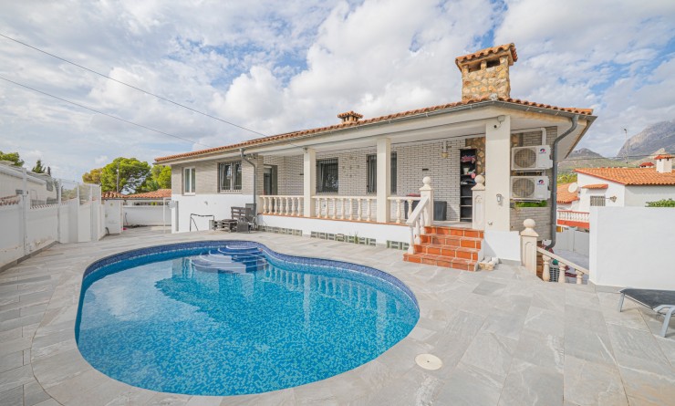 Sale - Villa - La Nucía - Panorama