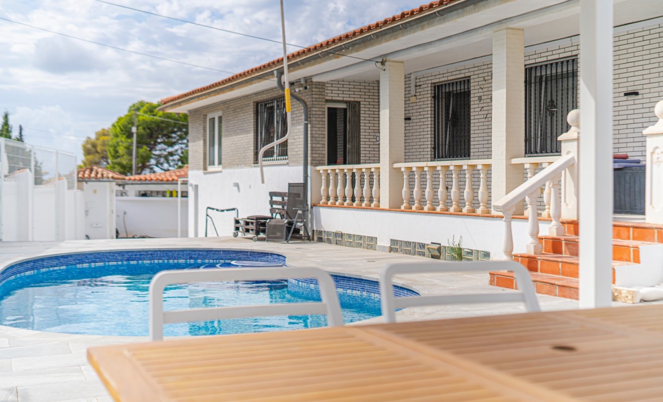 Sale - Villa - La Nucía - Panorama