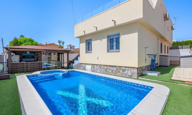 Sale - Detached villa - Ciudad Quesada - Center