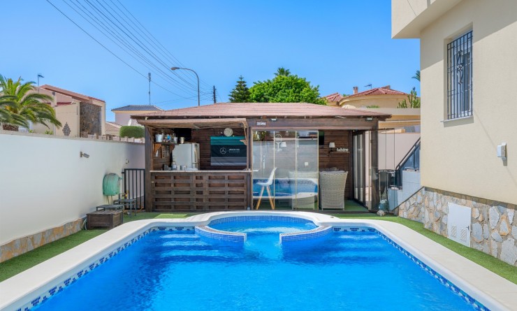 Sale - Detached villa - Ciudad Quesada - Center