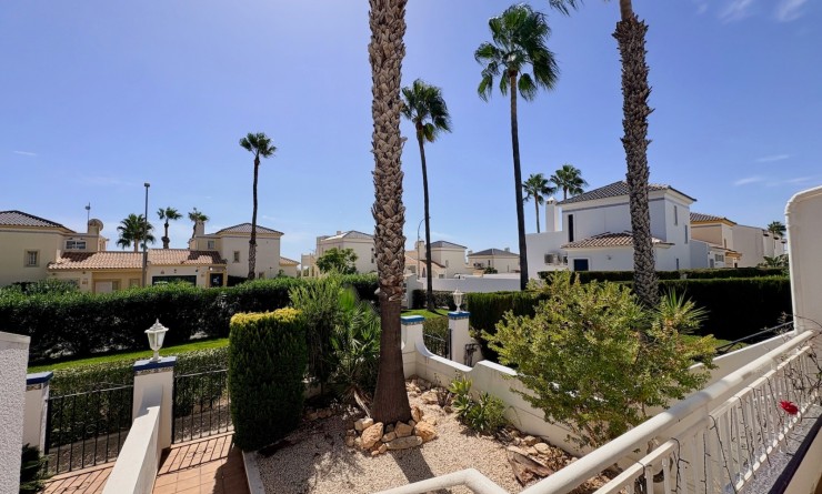 Sale - Adosado - Orihuela - Villamartin