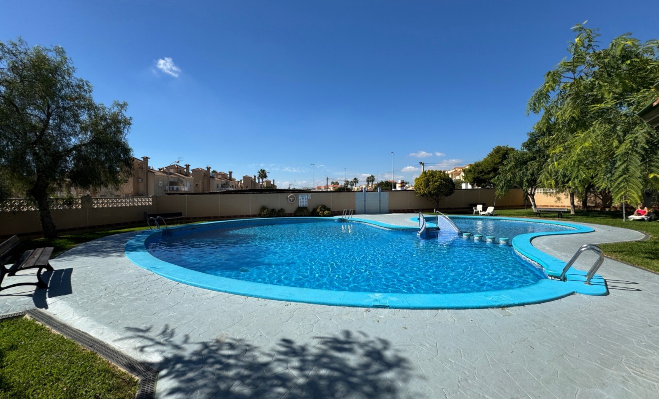 Sale - Apartment - Top Floor Apartment - Orihuela Costa - Los Almendros-La Florida