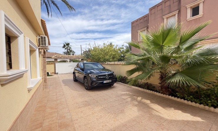 Revente - Villa - Cabo Roig