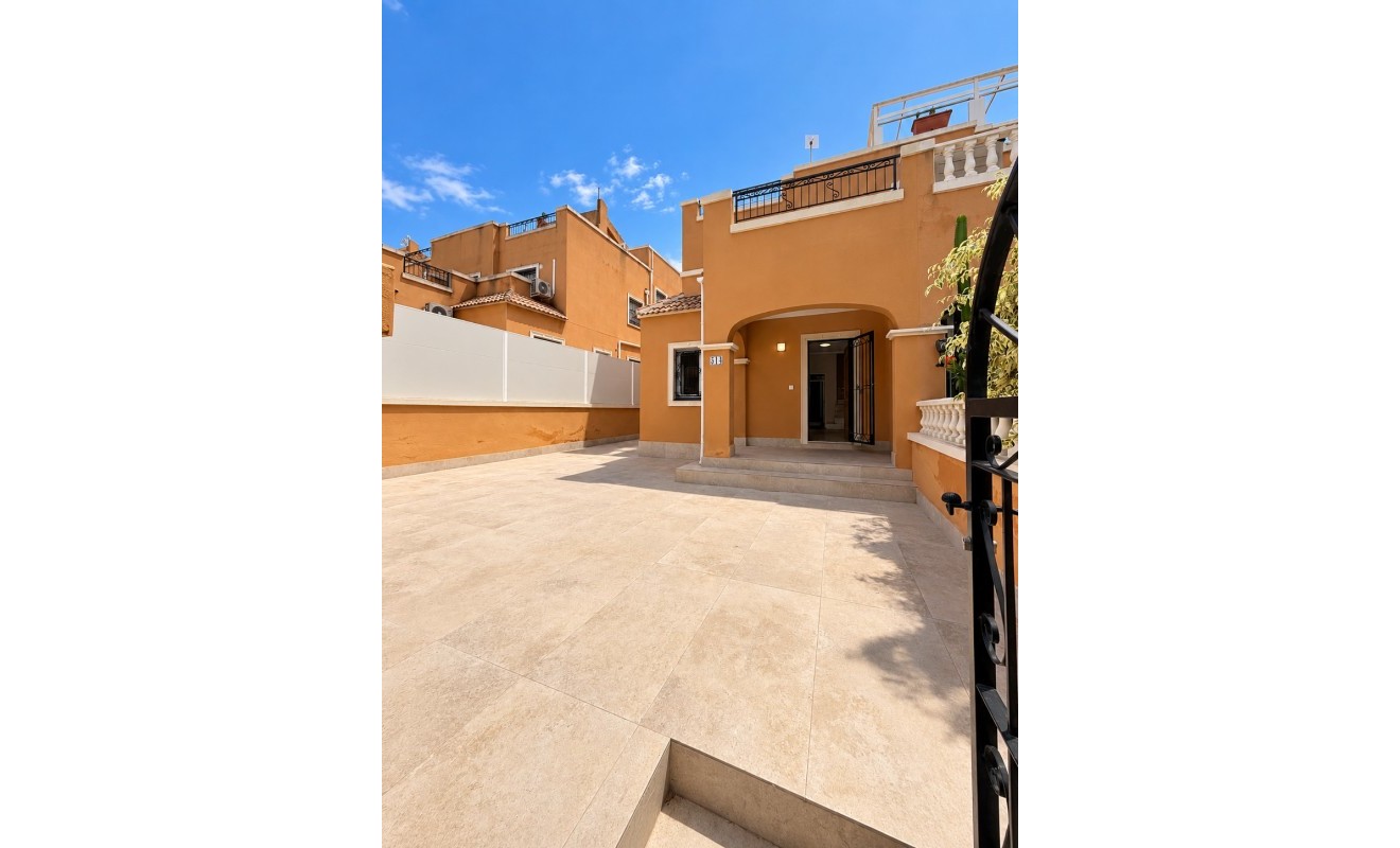 Sale - Chalet - Orihuela Costa - Dream Hills