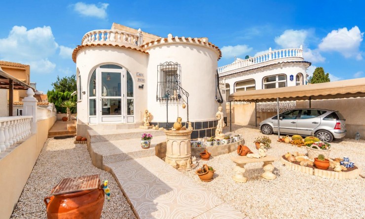 Sale - Villa - Orihuela Costa - La Florida