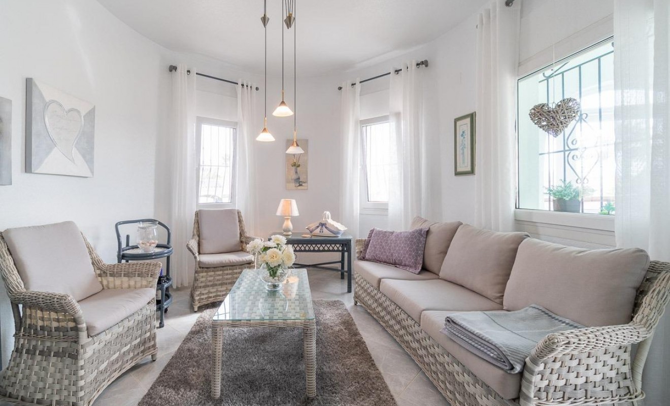 Sale - Villa - Orihuela Costa - La Florida