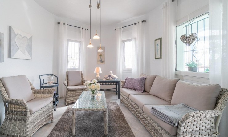 Sale - Villa - Orihuela Costa - La Florida