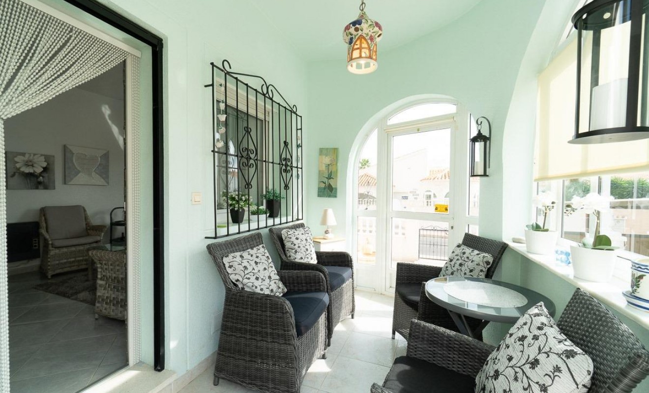 Sale - Villa - Orihuela Costa - La Florida