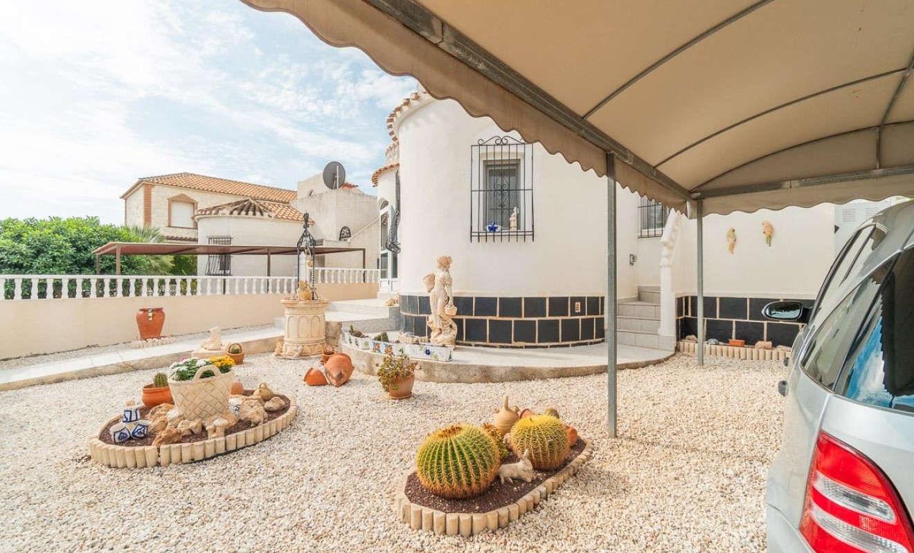 Sale - Villa - Orihuela Costa - La Florida