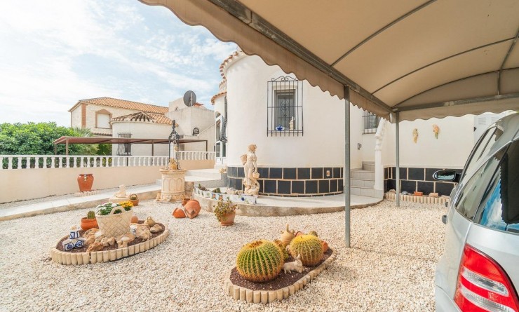 Sale - Villa - Orihuela Costa - La Florida
