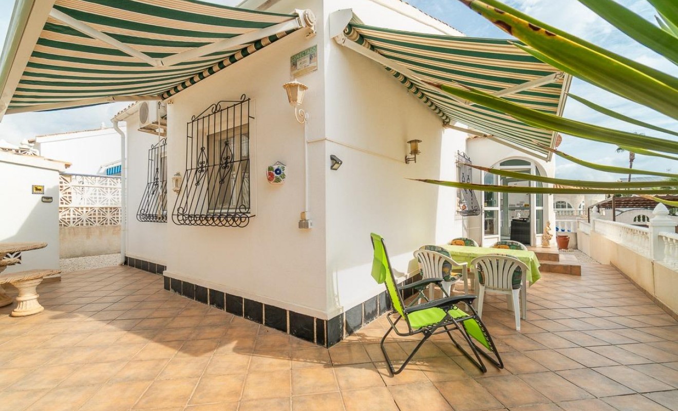 Sale - Villa - Orihuela Costa - La Florida