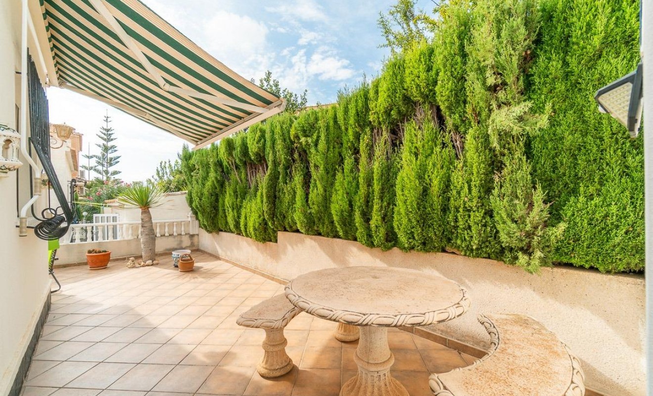 Sale - Villa - Orihuela Costa - La Florida