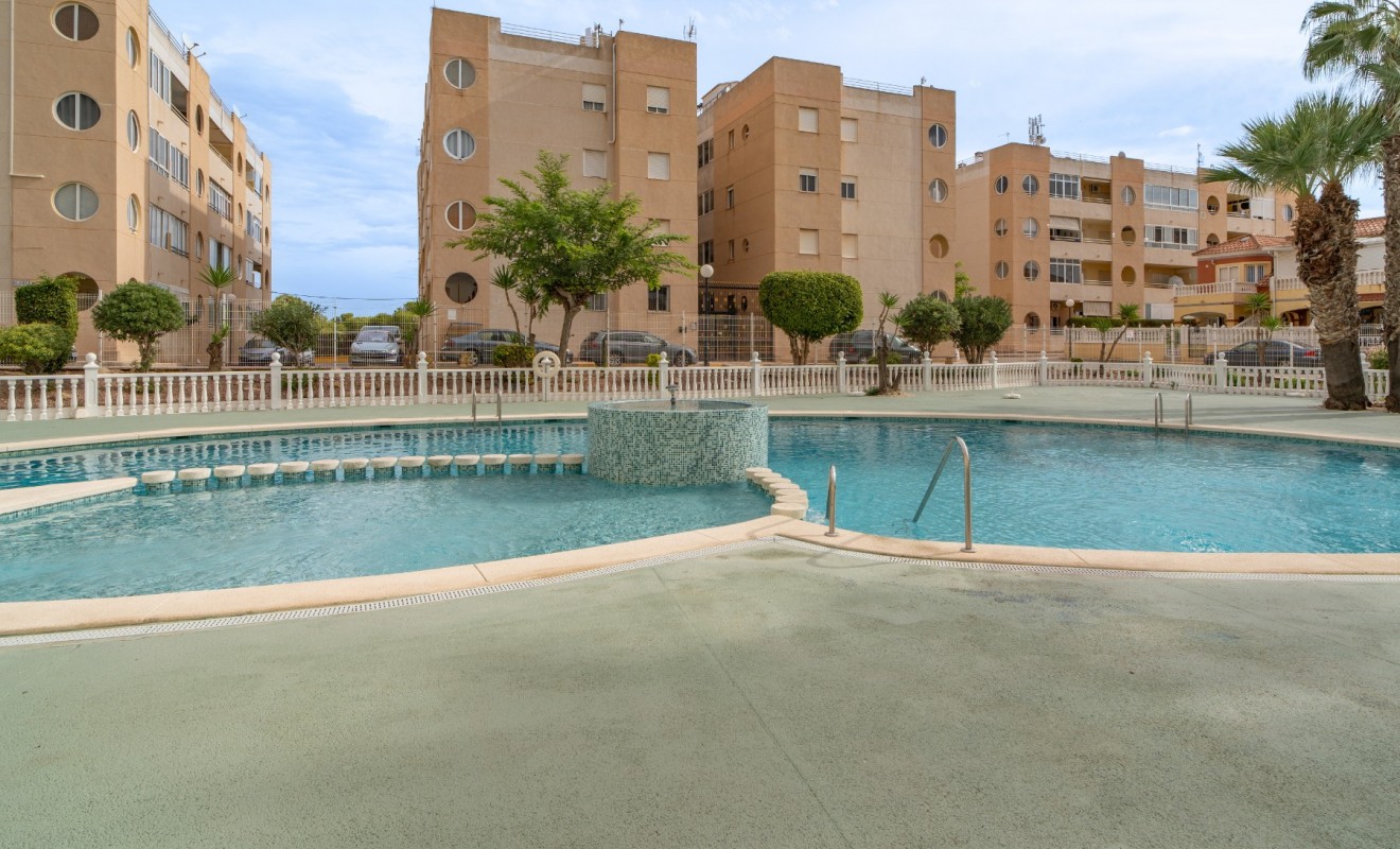 Revente - Apartment / flat - Torrevieja - La Siesta - El Salado -  Torreta