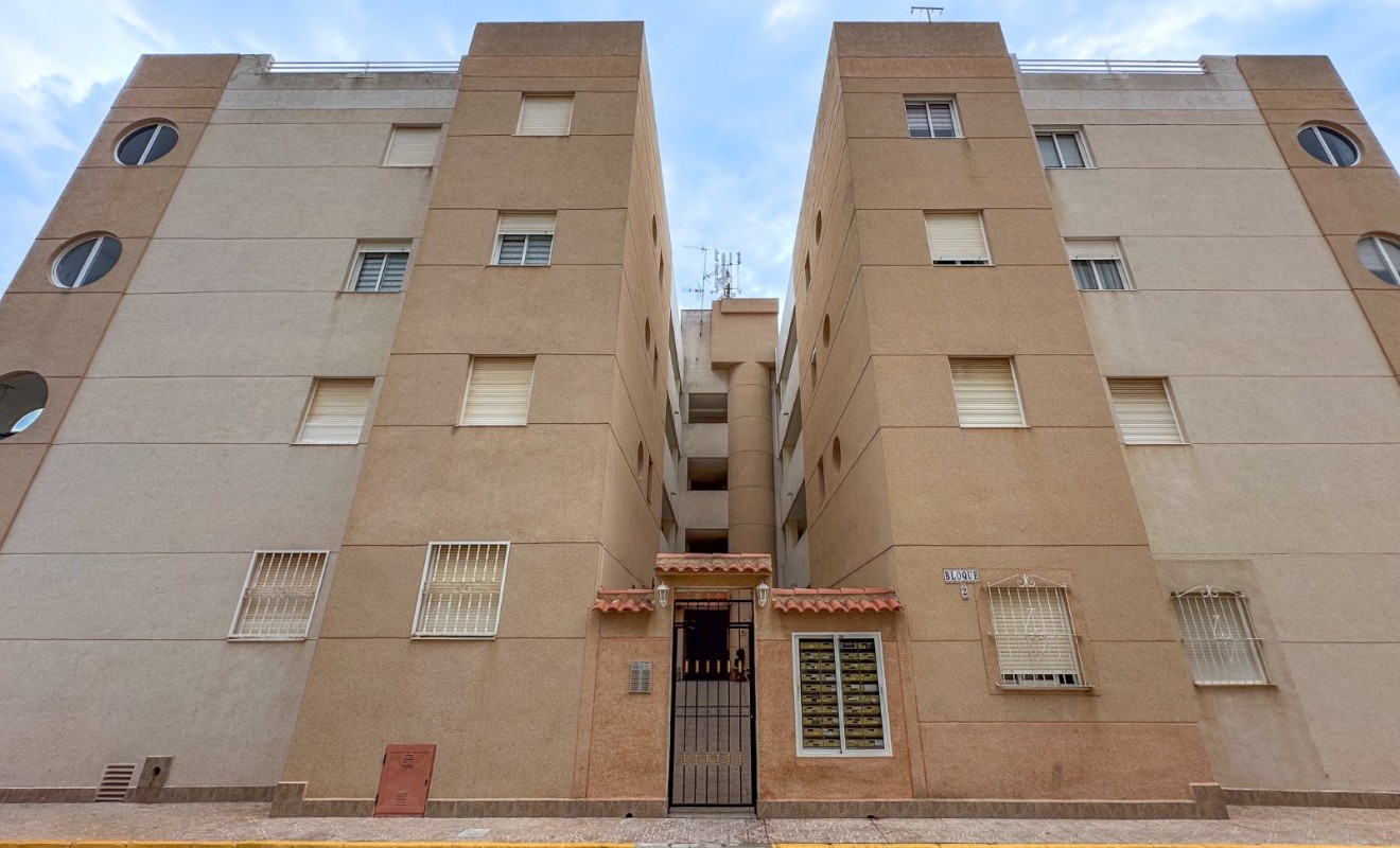 Revente - Apartment / flat - Torrevieja - La Siesta - El Salado -  Torreta