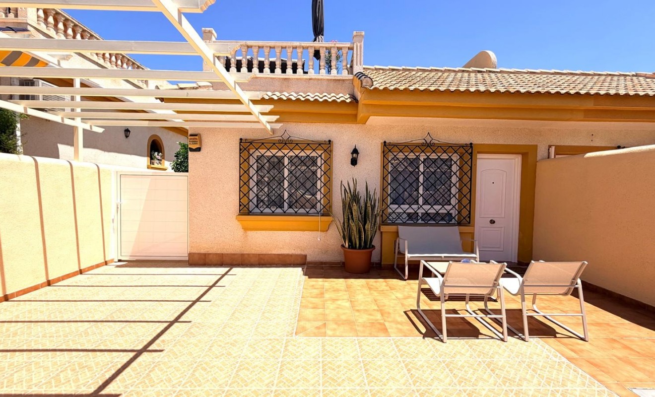 Sale - Semi Detached Villa - Los Montesinos - Urbanizacion montesol