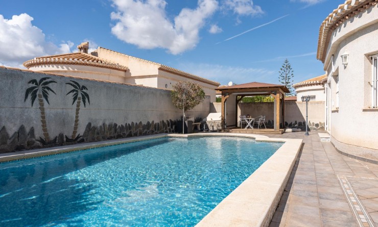 Sale - Villa - Orihuela Costa - Playa Flamenca