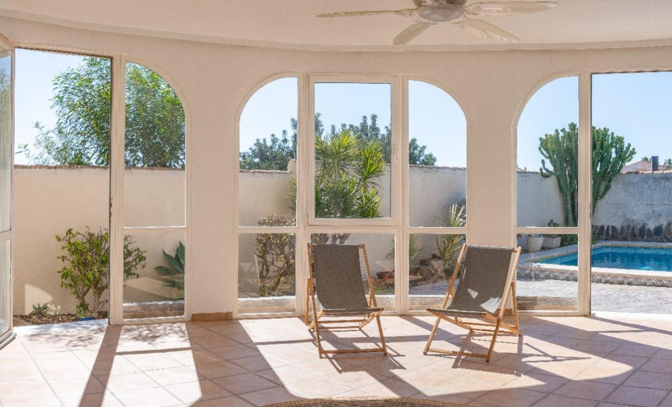 Sale - Villa - Orihuela Costa - Playa Flamenca