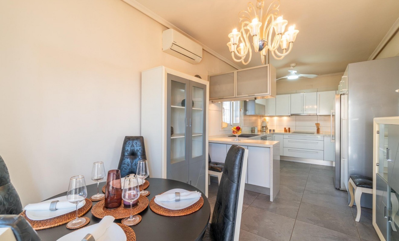 Sale - Villa - Orihuela Costa - Playa Flamenca