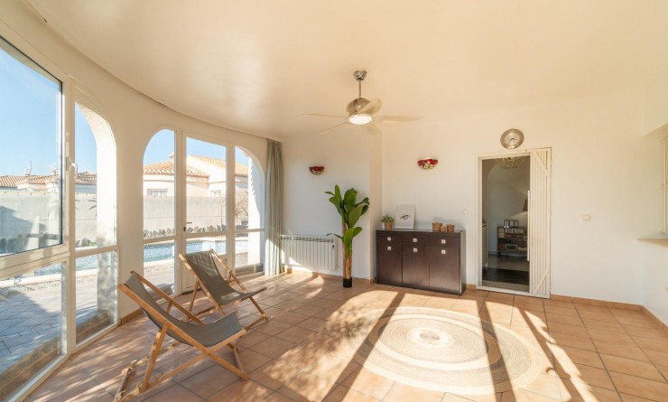 Sale - Villa - Orihuela Costa - Playa Flamenca