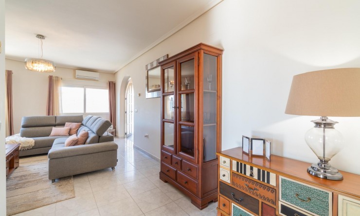 Sale - Villa - Orihuela Costa - Playa Flamenca