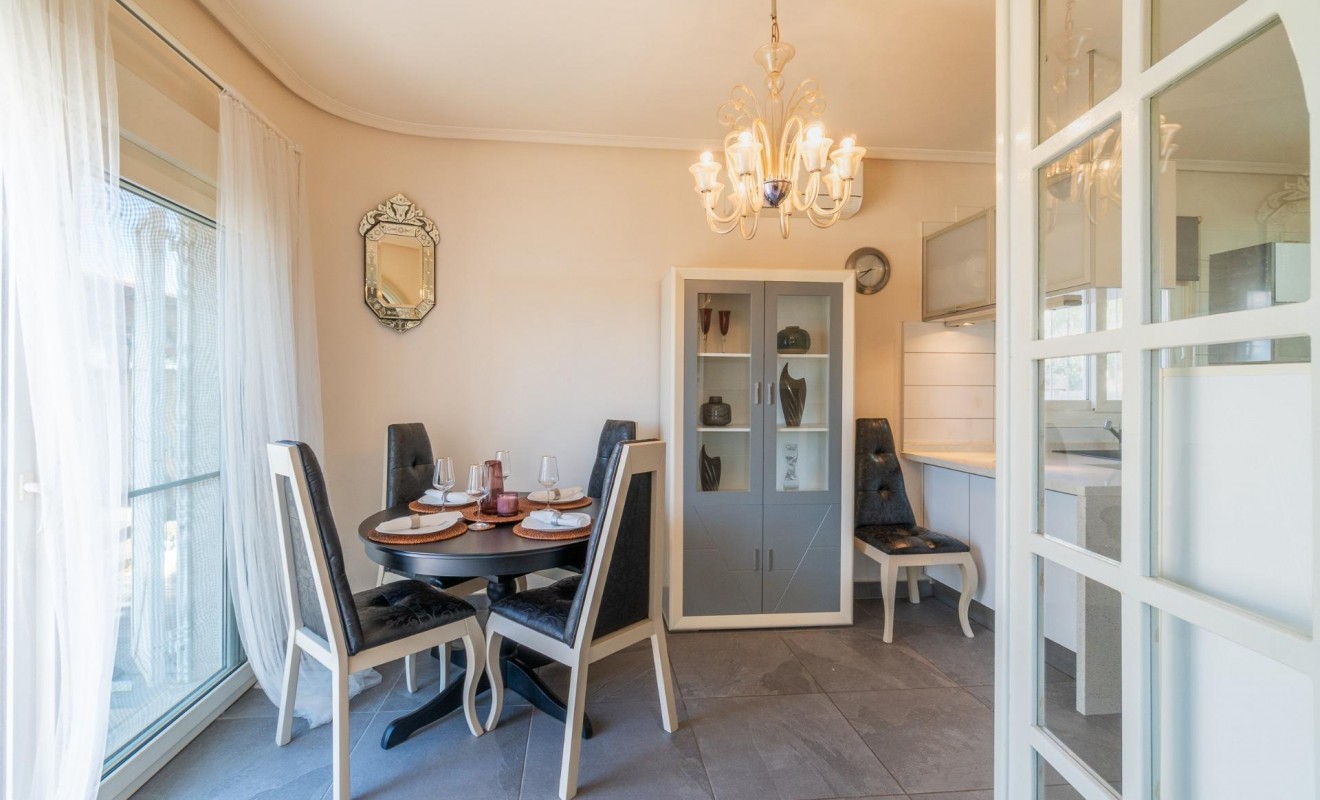 Sale - Villa - Orihuela Costa - Playa Flamenca