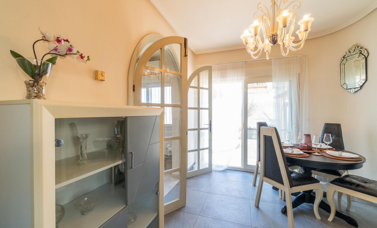 Sale - Villa - Orihuela Costa - Playa Flamenca