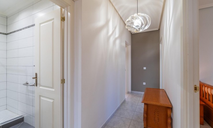 Sale - Villa - Orihuela Costa - Playa Flamenca