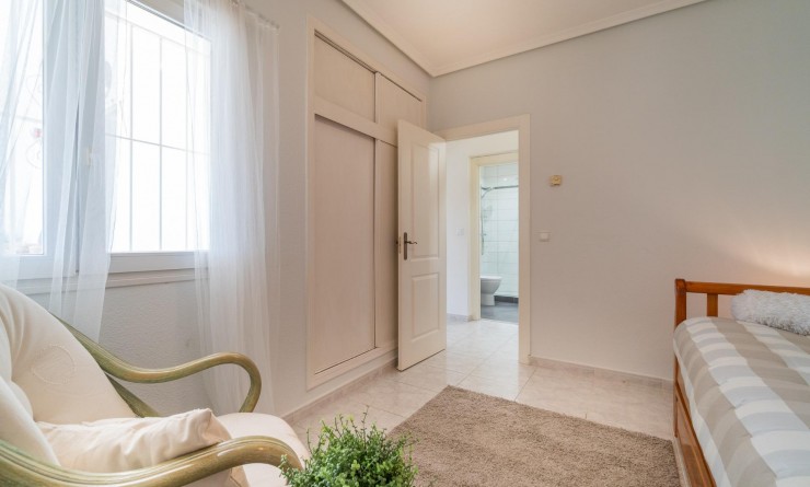 Sale - Villa - Orihuela Costa - Playa Flamenca