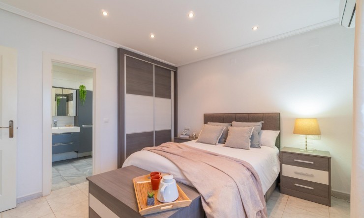 Sale - Villa - Orihuela Costa - Playa Flamenca
