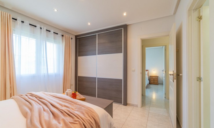 Sale - Villa - Orihuela Costa - Playa Flamenca
