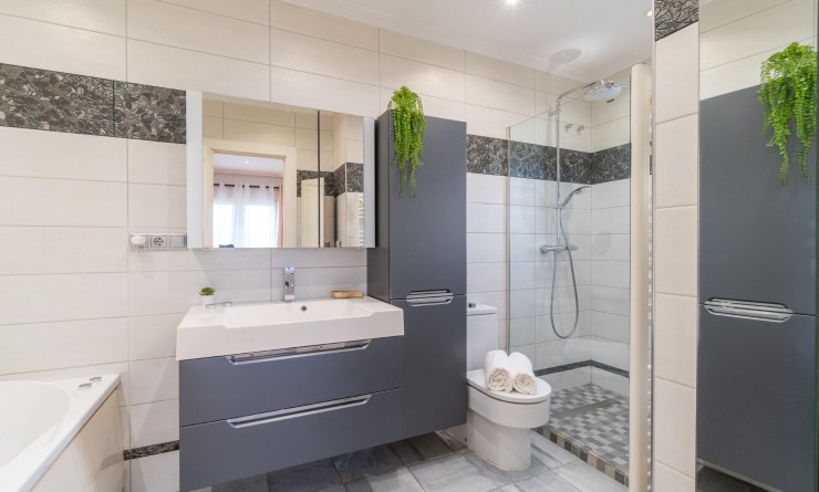 Sale - Villa - Orihuela Costa - Playa Flamenca