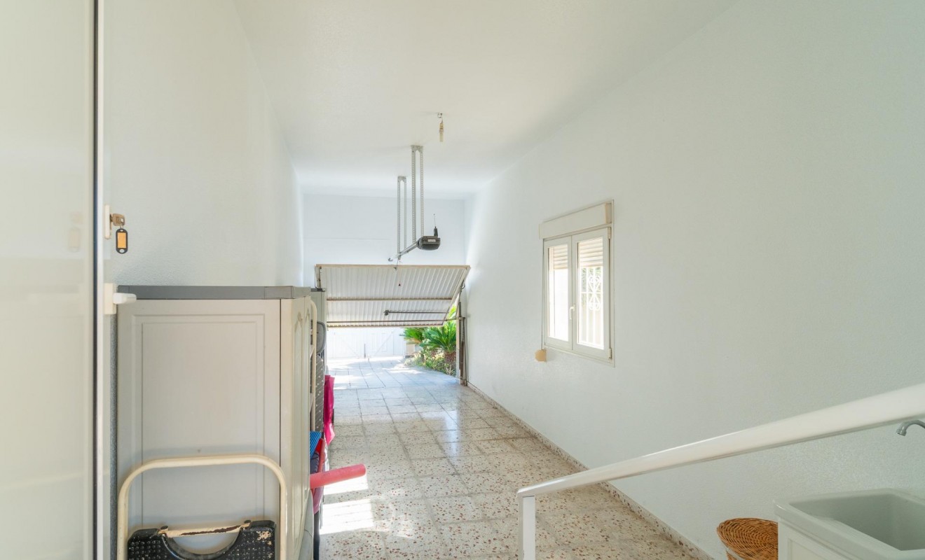 Sale - Villa - Orihuela Costa - Playa Flamenca