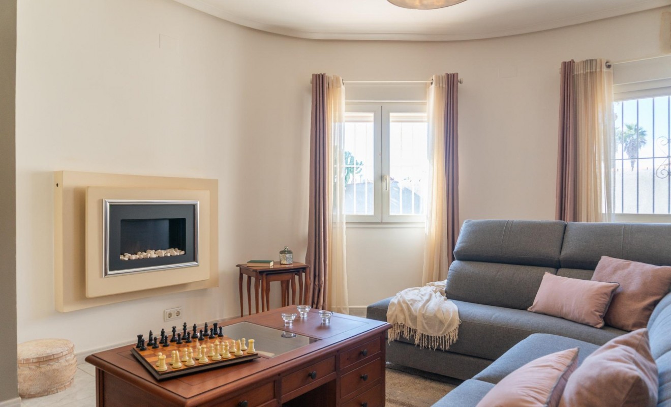 Sale - Villa - Orihuela Costa - Playa Flamenca
