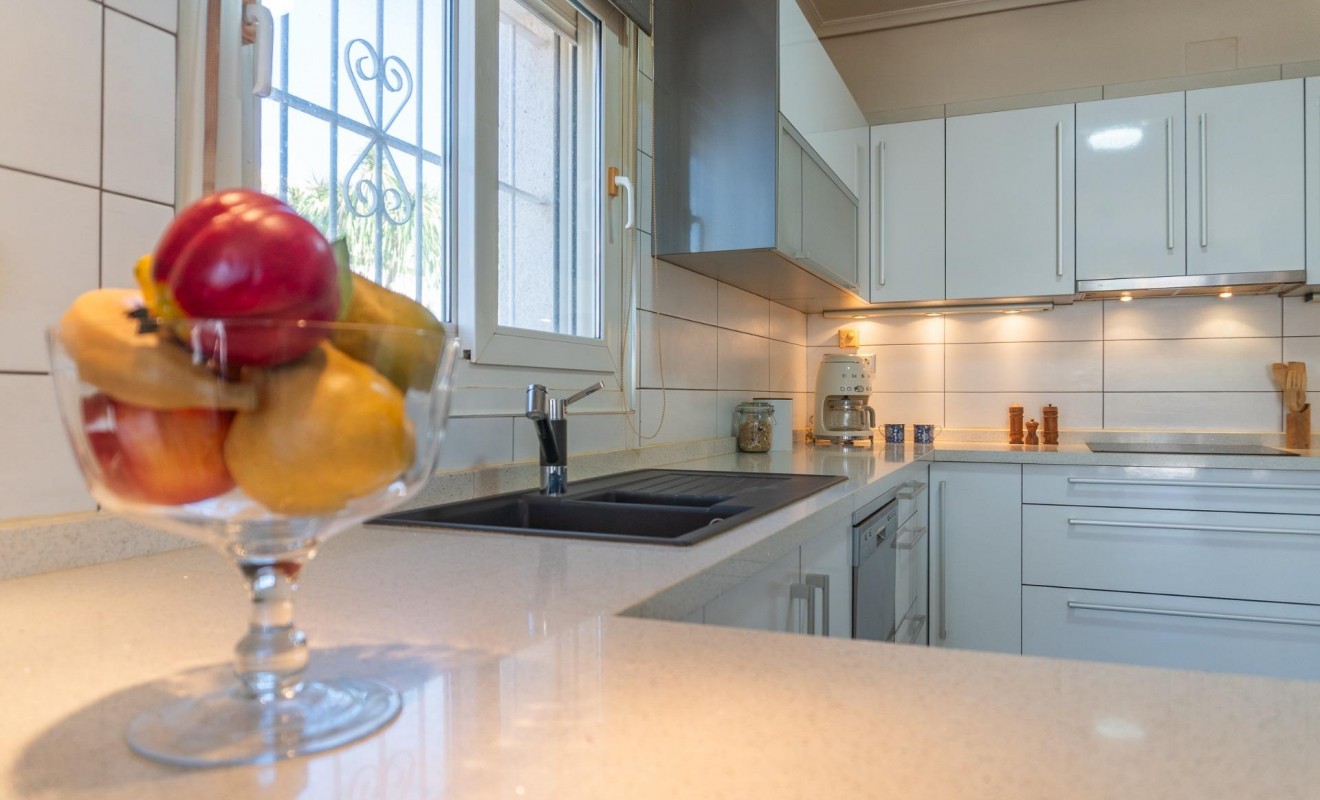 Sale - Villa - Orihuela Costa - Playa Flamenca