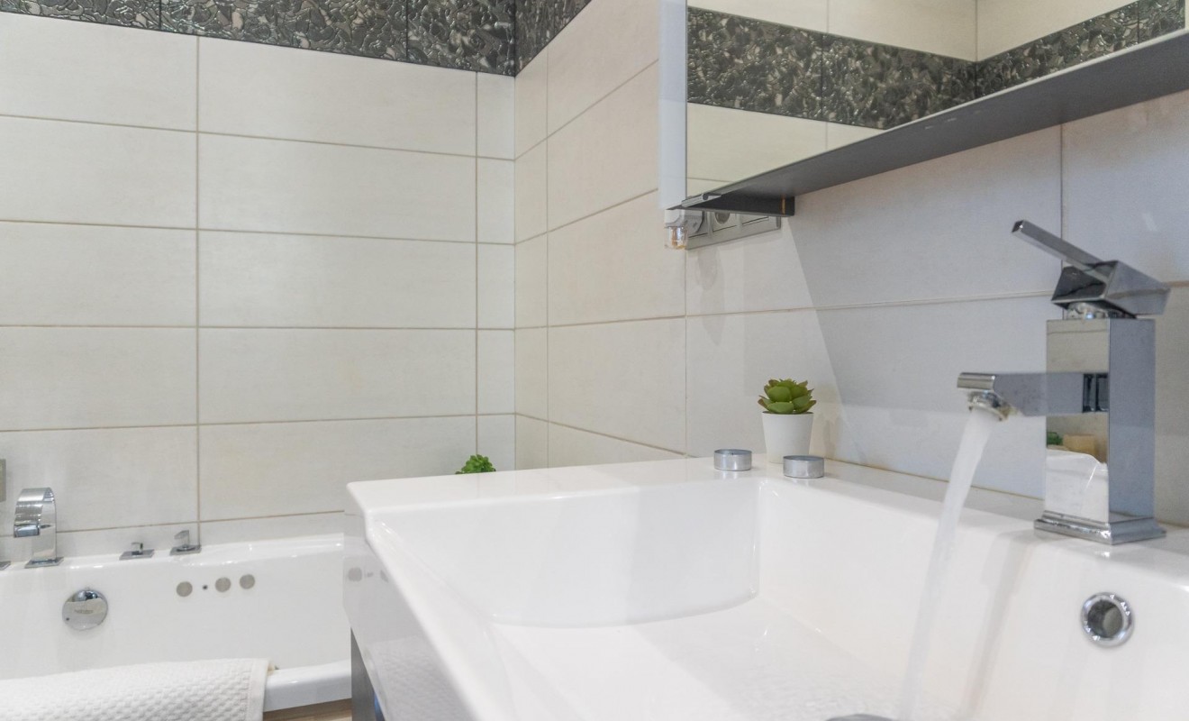 Sale - Villa - Orihuela Costa - Playa Flamenca