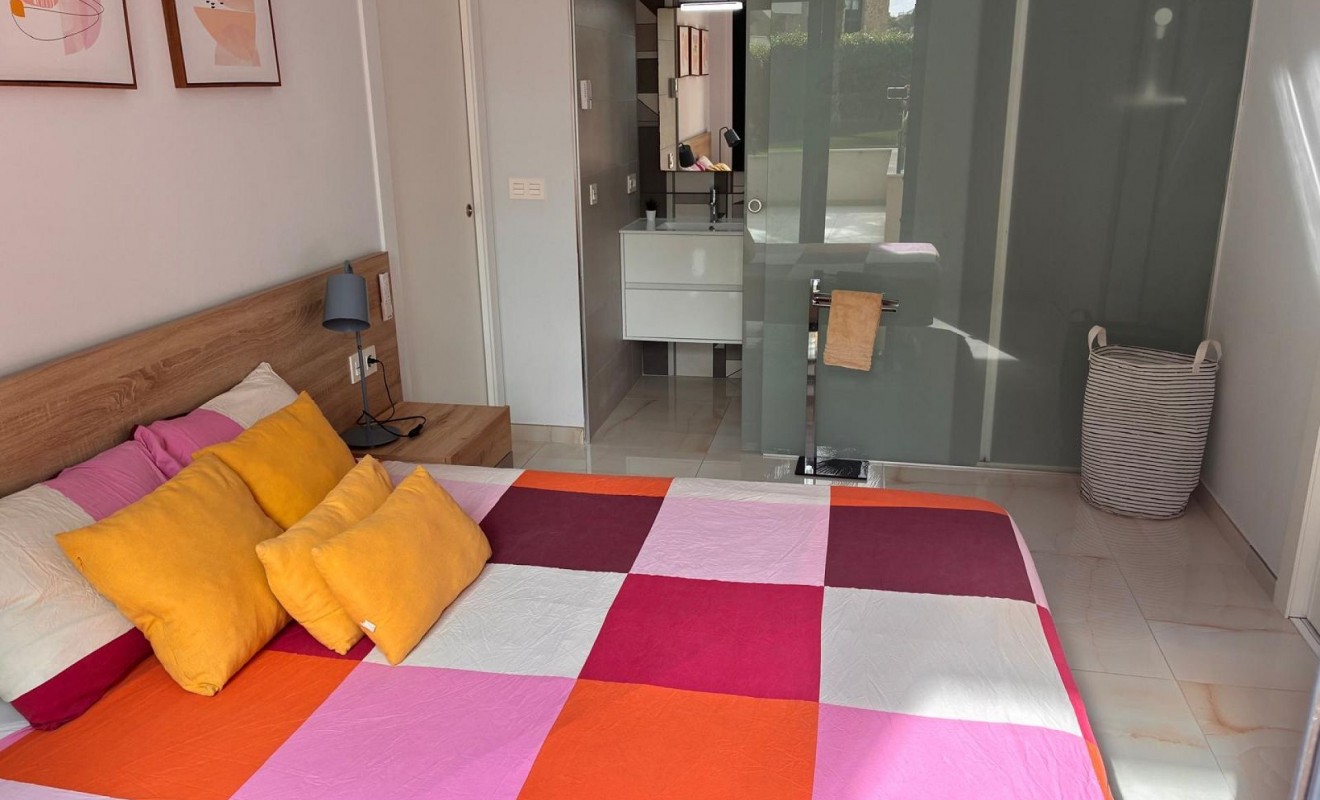 Sale - Apartment - Los Altos