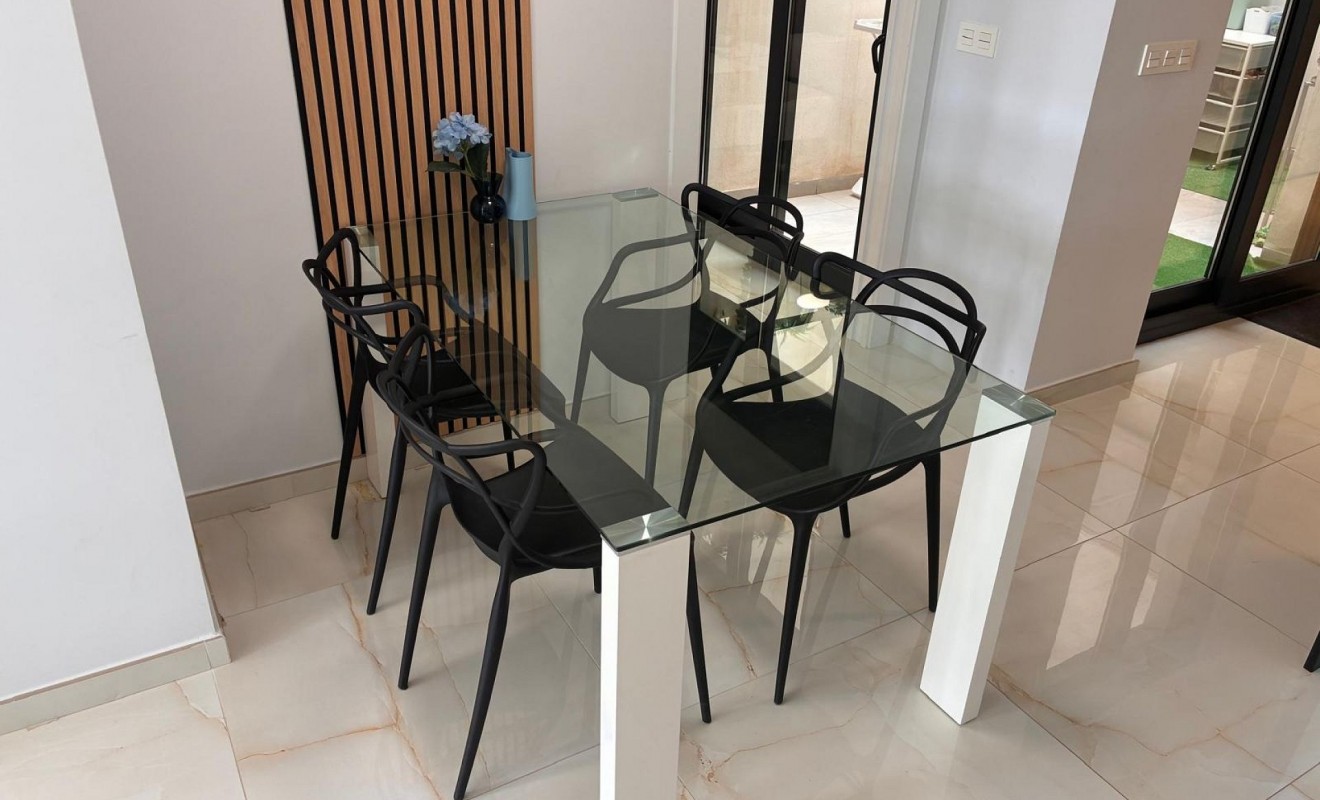 Sale - Apartment - Los Altos