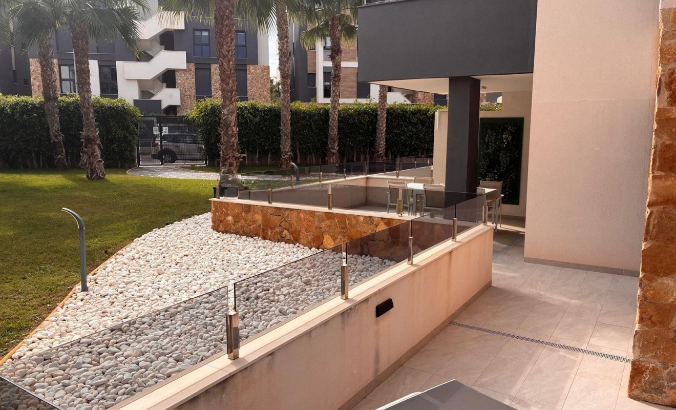 Sale - Apartment - Los Altos