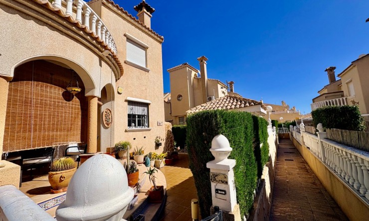 Sale - Adosado - Orihuela Costa - Playa Flamenca
