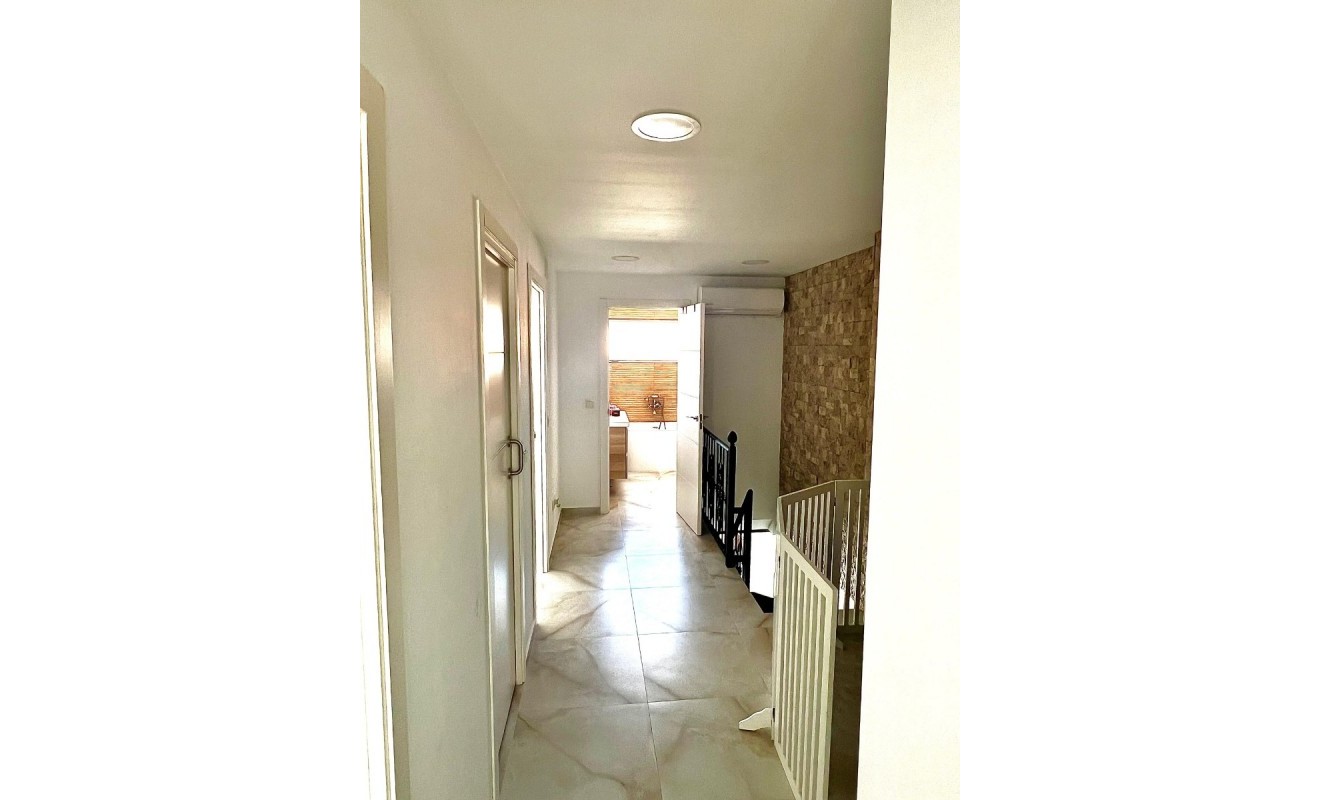 Wederverkoop - Herenhuis - Torrevieja - Los balcones