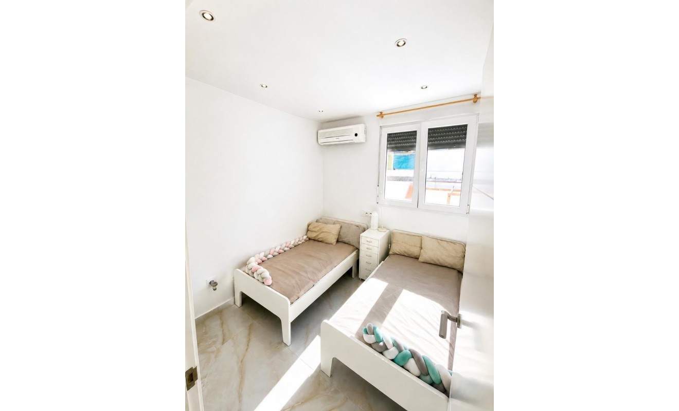 Wederverkoop - Herenhuis - Torrevieja - Los balcones
