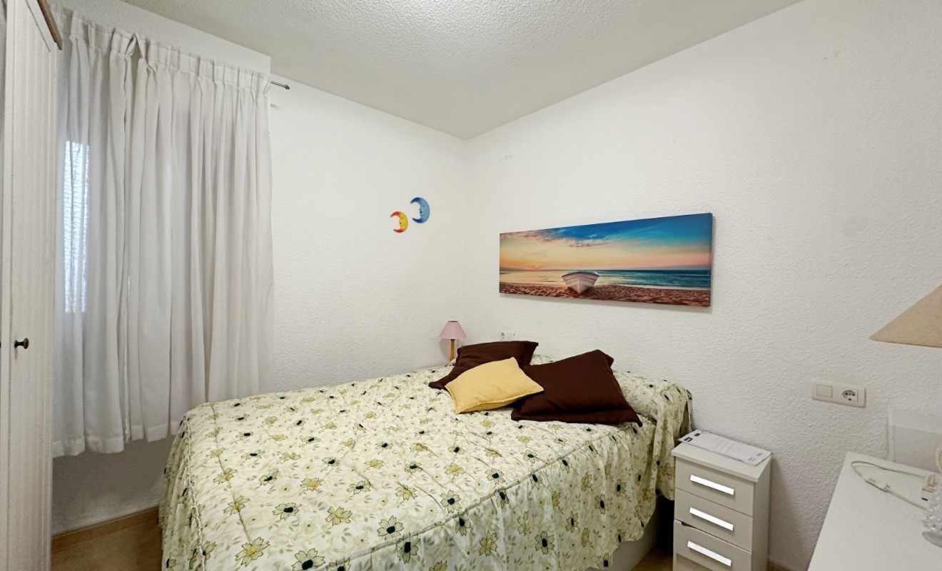 Sale - Apartment / Duplex - Torrevieja - Playa de los Naufragos