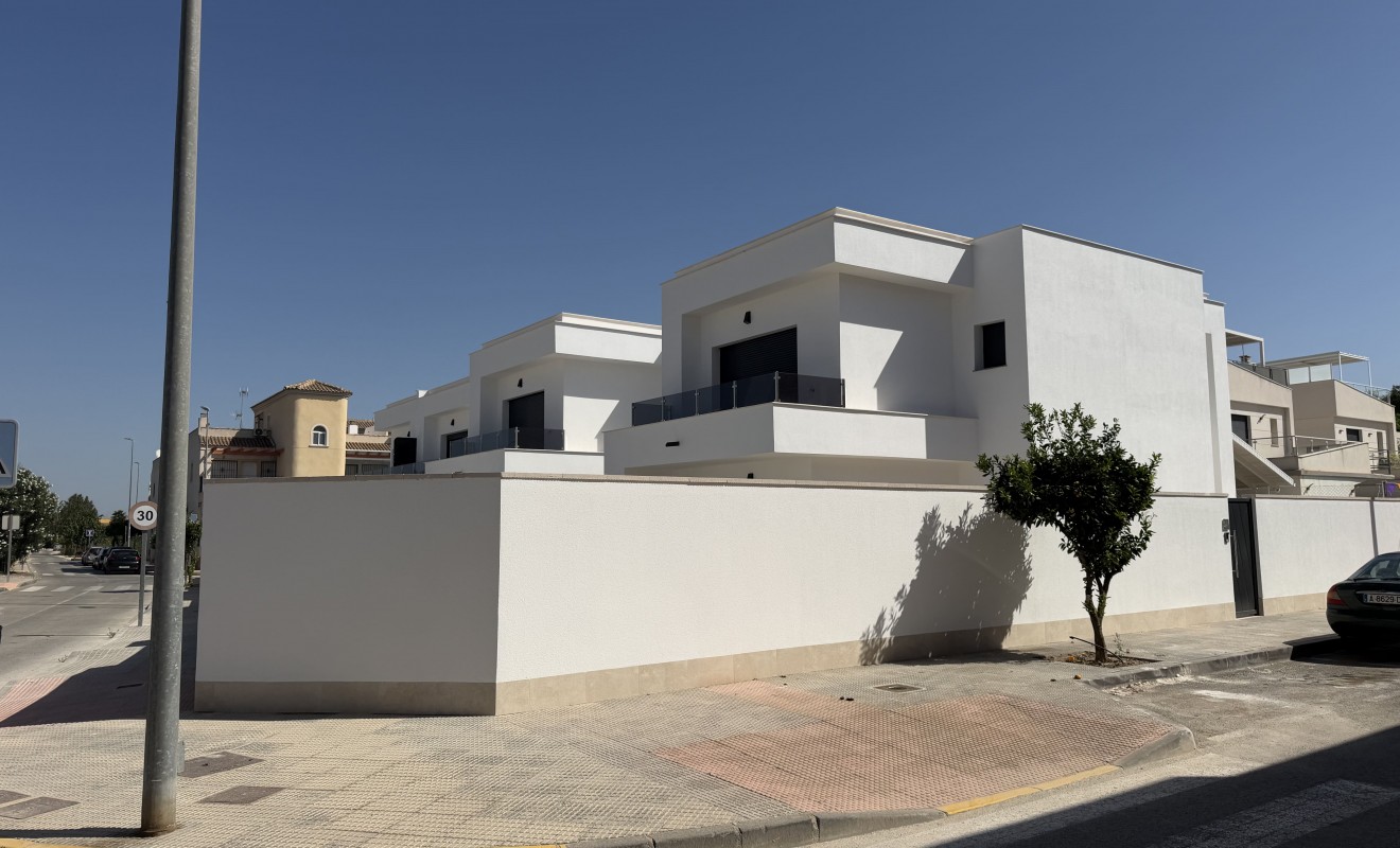New Build - Detached - Heredades