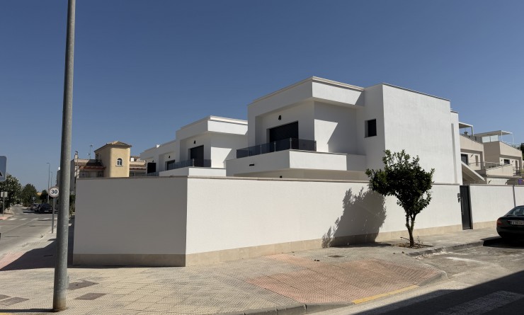 New Build - Detached - Heredades