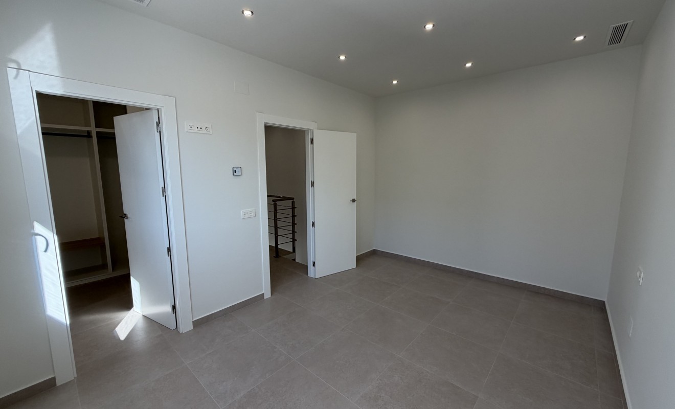 New Build - Detached - Heredades