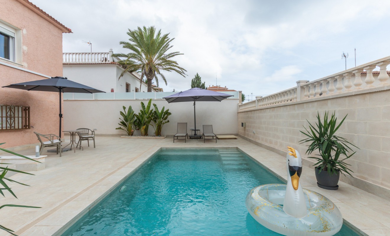 Sale - Semi-Detached - Punta Prima