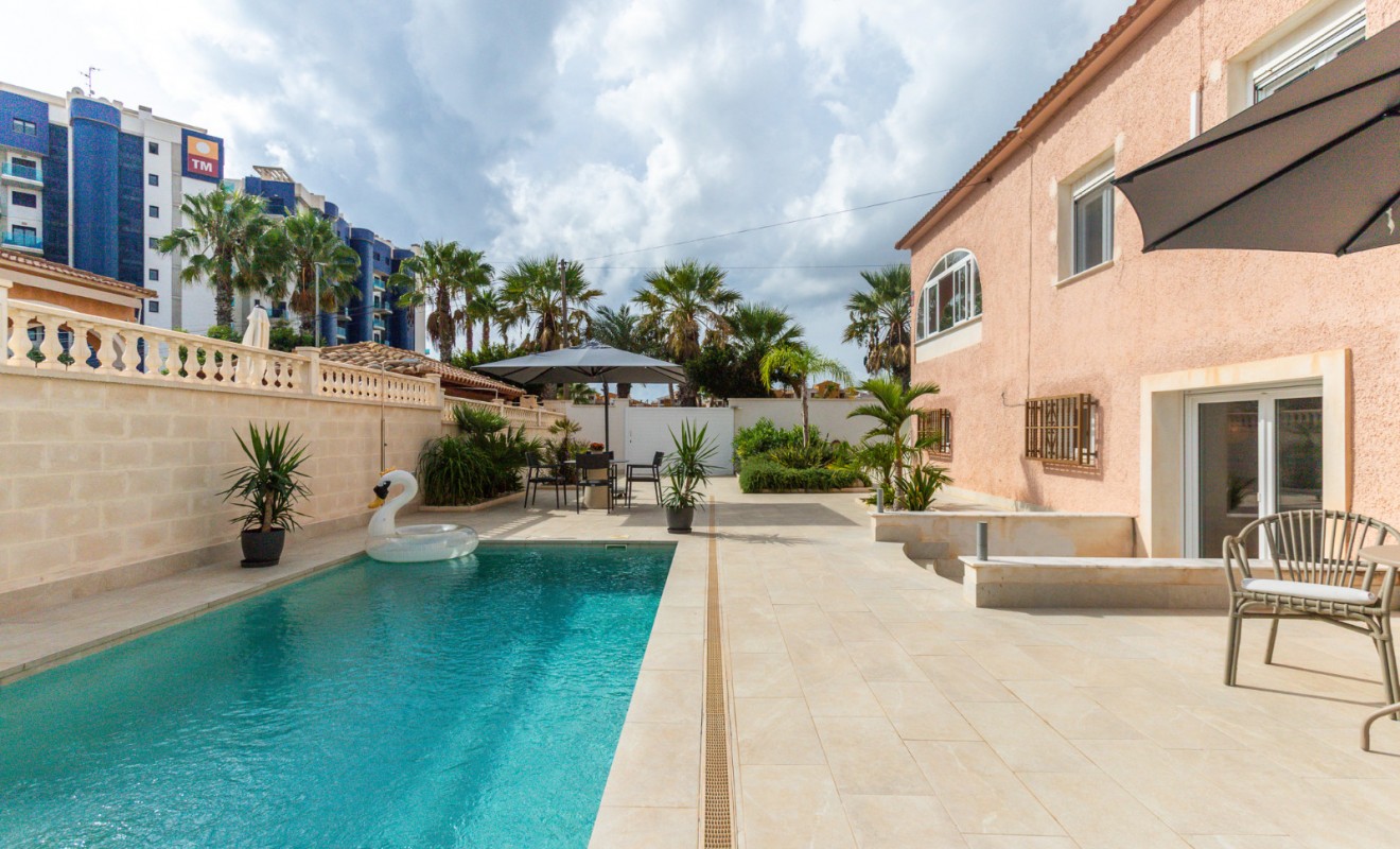 Sale - Semi-Detached - Punta Prima