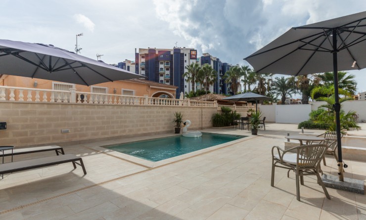 Sale - Semi-Detached - Punta Prima